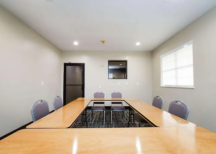 Quality Suites Houston Hobby Airport