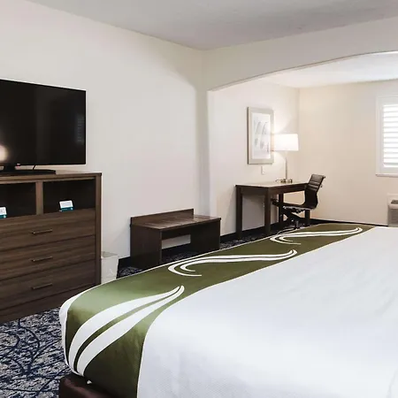 Quality Suites Houston Hobby Airport Exterior foto