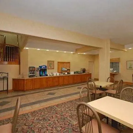 Quality Suites Houston Hobby Airport 